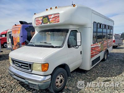 Drugie zdjęcie samochodu z przodu: 2004 FORD ECONOLINE E450 SUPER DUTY CUTAWAY VAN VIN:1FDXE45SX4HA70643 - miniatura
