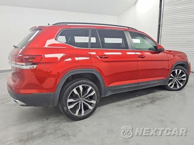 Trzecie zdjęcie samochodu z tyłu: 2022 VOLKSWAGEN ATLAS SE VIN:1V2KR2CA9NC560859 - miniatura