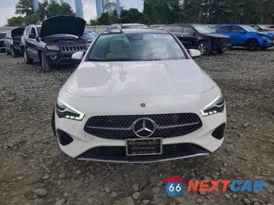 Piąte zdjęcie samochodu w środku: 2025 MERCEDES-BENZ CLA 250 4MATIC VIN:W1K5J4HB4SN506703 - miniatura