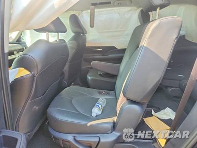 Zdjęcie 10 z 12 samochodu: 2026 TOYOTA GRAND HIGHLANDER XLE VIN:5TDAAAA58TS041141 - miniatura