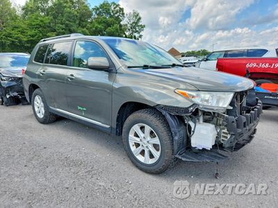 Czwarte zdjęcie samochodu z boku: 2011 TOYOTA HIGHLANDER BASE VIN:5TDZK3EH8BS032373 - miniatura