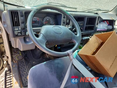 Zdjęcie 8 z 12 samochodu: 2012 ISUZU NPR HD VIN:54DC4W1B0CS802251 - miniatura