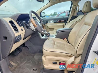 Zdjęcie 7 z 12 samochodu: 2010 LINCOLN MKX VIN:2LMDJ8JC5ABJ23413 - miniatura