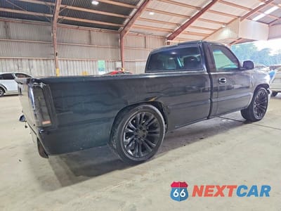 Trzecie zdjęcie samochodu z tyłu: 2000 CHEVROLET SILVERADO C1500 VIN:1GCEC14W6YE143809 - miniatura