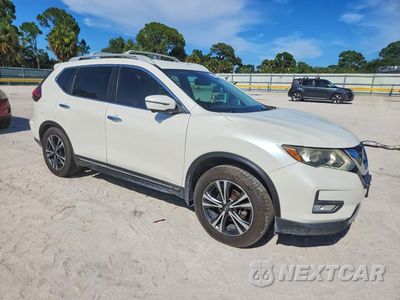 Czwarte zdjęcie samochodu z boku: 2018 NISSAN ROGUE SL VIN:5N1AT2MT0JC798488 - miniatura