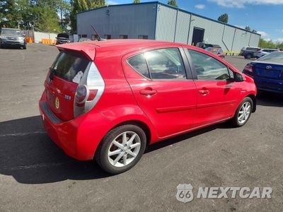 Trzecie zdjęcie samochodu z tyłu: 2012 TOYOTA PRIUS C FOUR VIN:JTDKDTB31C1017832 - miniatura