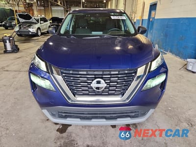 Piąte zdjęcie samochodu w środku: 2023 NISSAN ROGUE S VIN:5N1BT3AAXPC875342 - miniatura