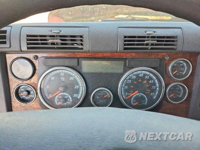 Zdjęcie 9 z 13 samochodu: 2017 FREIGHTLINER CASCADIA 125 SEMI TRUCK VIN:3AKJGLDV3HSHD4970 - miniatura