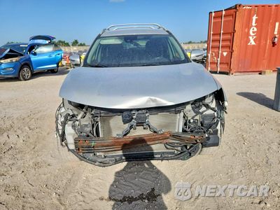 Piąte zdjęcie samochodu w środku: 2019 NISSAN ROGUE S VIN:5N1AT2MTXKC834611 - miniatura