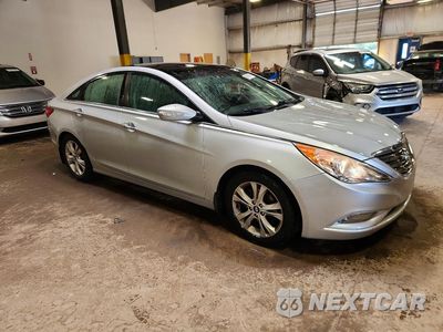 Czwarte zdjęcie samochodu z boku: 2013 HYUNDAI SONATA LIMITED VIN:5NPEC4AC2DH623139 - miniatura