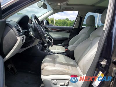 Zdjęcie 7 z 13 samochodu: 2015 AUDI Q3 PRESTIGE VIN:WA1GFCFS4FR009676 - miniatura