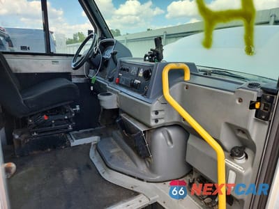 Zdjęcie 8 z 12 samochodu: 2018 ISUZU NPR VIN:JALB4T170J7W02138 - miniatura