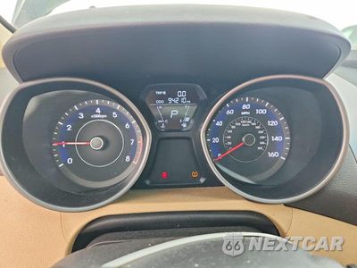 Zdjęcie 9 z 12 samochodu: 2013 HYUNDAI ELANTRA LIMITED VIN:5NPDH4AE0DH232585 - miniatura