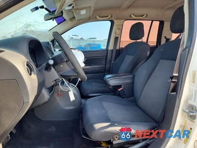 Zdjęcie 7 z 13 samochodu: 2010 JEEP COMPASS SPORT VIN:1J4NT4FB0AD593828 - miniatura