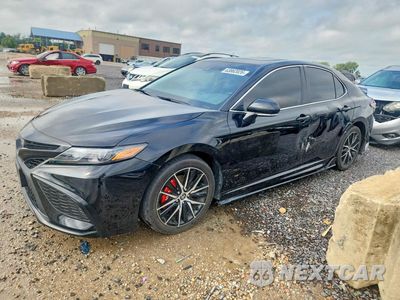 2024 TOYOTA CAMRY SE 4T1T11BK0RU121417 - główne zdjęcie licytacji z USA - miniatura