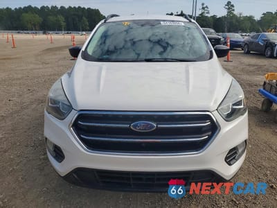 Piąte zdjęcie samochodu w środku: 2017 FORD ESCAPE SE VIN:1FMCU0G92HUB95900 - miniatura