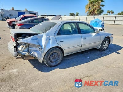Trzecie zdjęcie samochodu z tyłu: 2000 TOYOTA CAMRY LE V6 VIN:JT2BF28K5Y0245437 - miniatura
