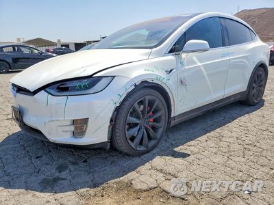 2018 TESLA MODEL X 5YJXCBE46JF105237 - główne zdjęcie licytacji z USA - miniatura