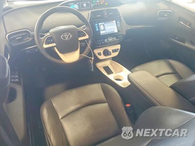 Zdjęcie 8 z 12 samochodu: 2016 TOYOTA PRIUS FOUR VIN:JTDKARFU7G3504736 - miniatura