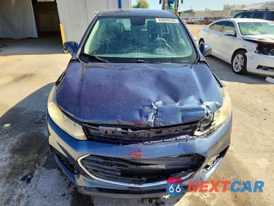 Piąte zdjęcie samochodu w środku: 2018 CHEVROLET TRAX LS VIN:3GNCJKSBXJL185366 - miniatura