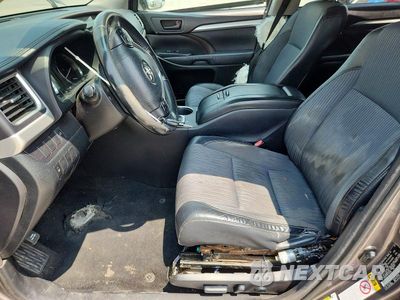 Zdjęcie 7 z 13 samochodu: 2015 TOYOTA HIGHLANDER LE PLUS VIN:5TDZKRFH6FS104338 - miniatura