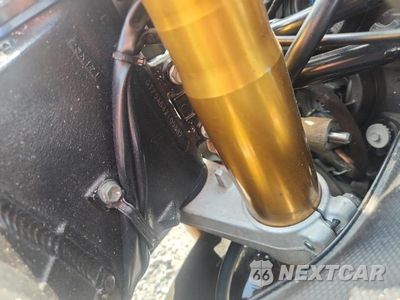 Zdjęcie 9 z 9 samochodu: 2004 SUZUKI GSX-R1000 VIN:JS1GT75A642105887 - miniatura