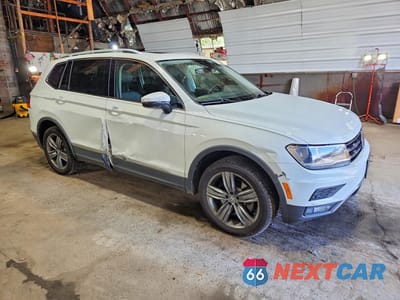 Czwarte zdjęcie samochodu z boku: 2020 VOLKSWAGEN TIGUAN SE VIN:3VV2B7AXXLM120205 - miniatura