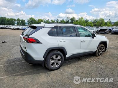 Trzecie zdjęcie samochodu z tyłu: 2023 TOYOTA RAV4 XLE VIN:2T3P1RFV3PW354930 - miniatura