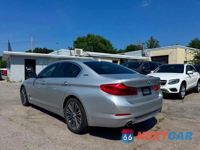 Trzecie zdjęcie samochodu z tyłu: 2018 BMW 530XE VIN:WBAJB1C56JB084145 - miniatura
