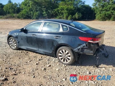 Drugie zdjęcie samochodu z przodu: 2018 KIA OPTIMA LX VIN:5XXGT4L32JG272200 - miniatura