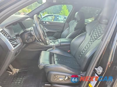 Zdjęcie 7 z 12 samochodu: 2020 BMW X5 M VIN:5YMJU0C04L9D54103 - miniatura