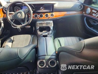 Zdjęcie 8 z 12 samochodu: 2018 MERCEDES-BENZ E 300 VIN:WDDZF4JB6JA369508 - miniatura