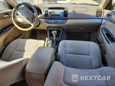 Zdjęcie 8 z 12 samochodu: 2005 TOYOTA CAMRY LE VIN:4T1BE30K85U020988 - miniatura