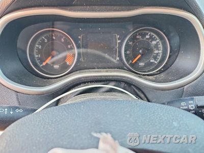 Zdjęcie 9 z 13 samochodu: 2015 JEEP CHEROKEE LATITUDE VIN:1C4PJMCS4FW589284 - miniatura