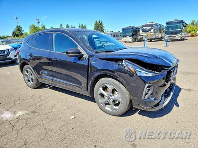 Czwarte zdjęcie samochodu z boku: 2023 FORD ESCAPE ST LINE SELECT VIN:1FMCU9NZXPUA40565 - miniatura