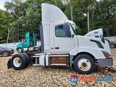 Zdjęcie 13 z 13 samochodu: 2017 VOLVO VNL SEMI TRUCK VIN:4V4N39TG1HN987964 - miniatura
