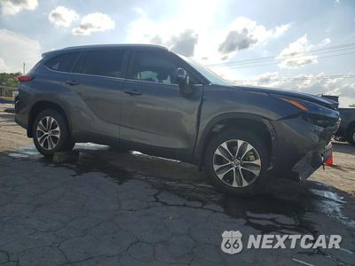 Czwarte zdjęcie samochodu z boku: 2023 TOYOTA HIGHLANDER XLE VIN:5TDKDRBH4PS027746 - miniatura