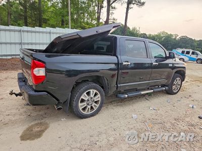 Trzecie zdjęcie samochodu z tyłu: 2017 TOYOTA TUNDRA PLATINUM VIN:5TFAY5F10HX602670 - miniatura