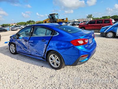 Drugie zdjęcie samochodu z przodu: 2017 CHEVROLET CRUZE LT VIN:1G1BE5SM6H7141383 - miniatura
