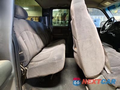 Zdjęcie 10 z 12 samochodu: 2002 CHEVROLET SILVERADO K1500 VIN:2GCEK19V621404593 - miniatura