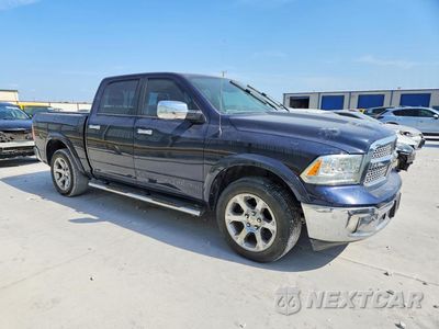 Czwarte zdjęcie samochodu z boku: 2017 RAM 1500 LARAMIE VIN:1C6RR7NM7HS877061 - miniatura