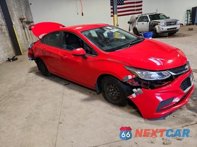 Czwarte zdjęcie samochodu z boku: 2017 CHEVROLET CRUZE LS VIN:3G1BC5SM3HS553560 - miniatura