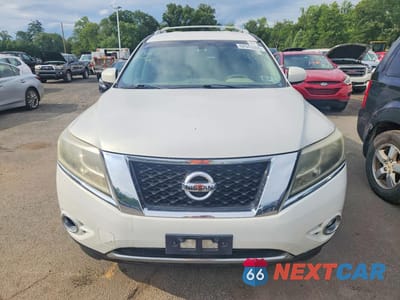 Piąte zdjęcie samochodu w środku: 2013 NISSAN PATHFINDER S VIN:5N1AR2MN5DC690145 - miniatura