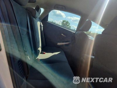 Zdjęcie 10 z 12 samochodu: 2011 TOYOTA PRIUS THREE VIN:JTDKN3DU9B0326844 - miniatura