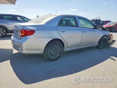 Trzecie zdjęcie samochodu z tyłu: 2010 TOYOTA COROLLA BASE VIN:1NXBU4EE5AZ250025 - miniatura