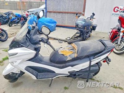 Trzecie zdjęcie samochodu z tyłu: 2021 KYMCO USA INC X-TOWN 300 VIN:LC2W1M245MC100370 - miniatura