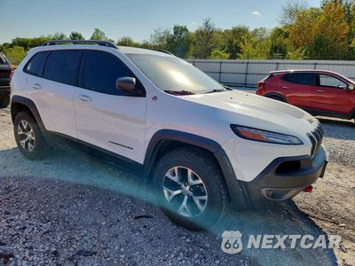 Czwarte zdjęcie samochodu z boku: 2015 JEEP CHEROKEE TRAILHAWK VIN:1C4PJMBS8FW663291 - miniatura