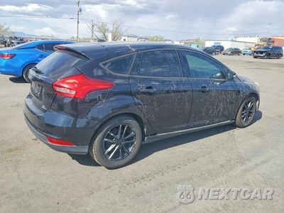 Trzecie zdjęcie samochodu z tyłu: 2015 FORD FOCUS SE VIN:1FADP3K26FL283482 - miniatura