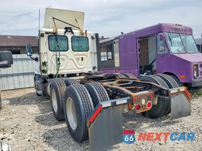 Drugie zdjęcie samochodu z przodu: 2019 FREIGHTLINER CASCADIA 113 VIN:3AKJGBDVXKDJW2125 - miniatura