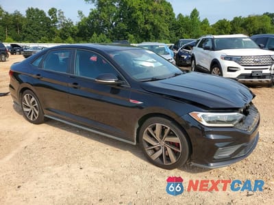 Czwarte zdjęcie samochodu z boku: 2019 VOLKSWAGEN JETTA GLI VIN:3VW5T7BU4KM186547 - miniatura
